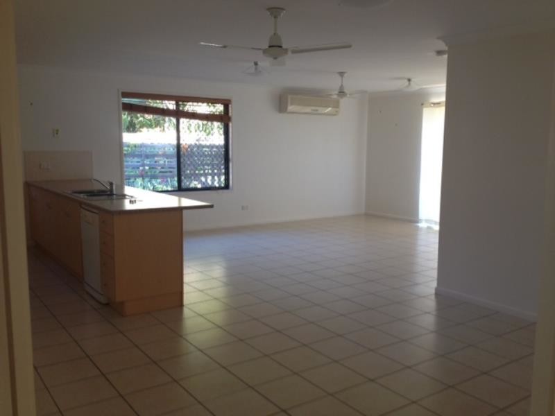 9 Hamilton Avenue, Wandal QLD 4700